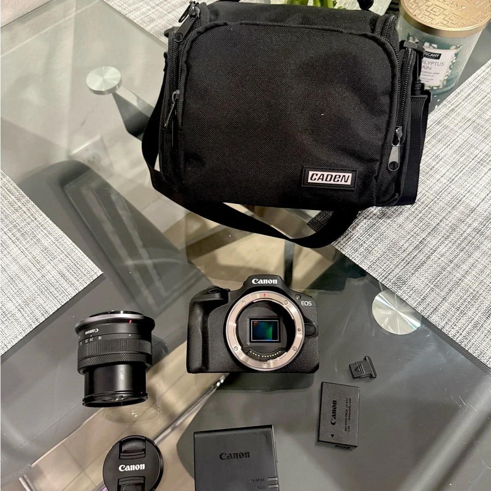 Canon Black Camera Bag with Accessories Canon EOS R100